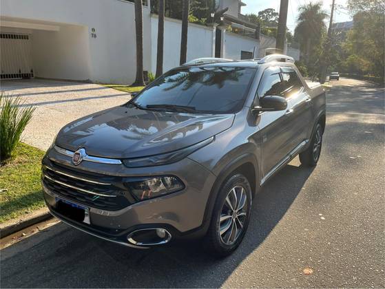 FIAT TORO 2.0 16V TURBO DIESEL VOLCANO 4WD AT9 FIAT TORO 2.0 16V TURBO DIESEL VOLCANO 4WD AT9